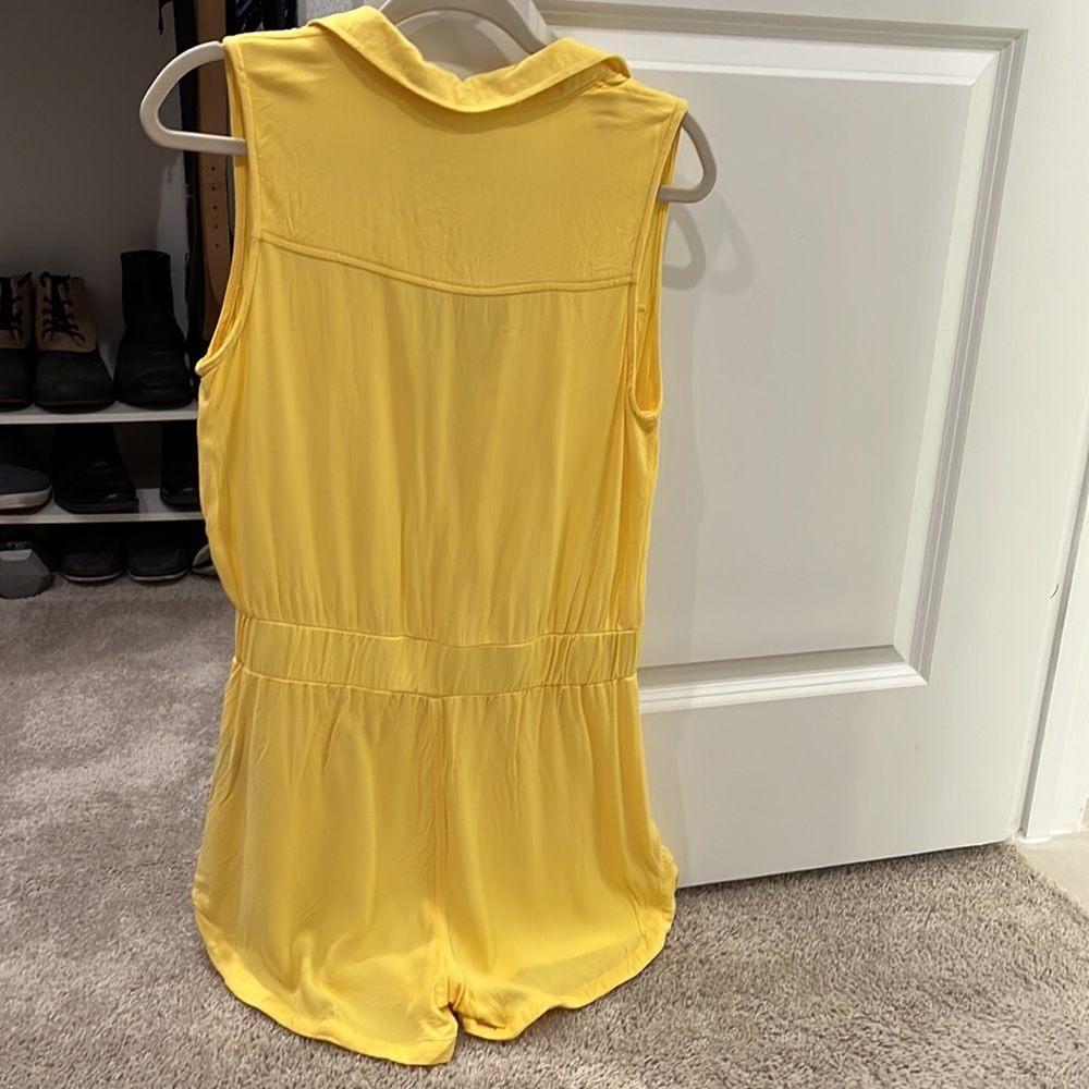 Buttoned romper - Picture 2 of 2